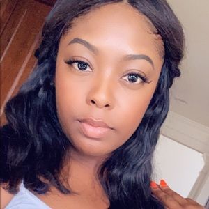 Meet your Posher, Cierra